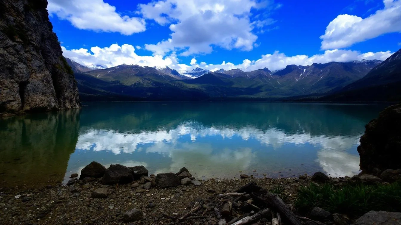 Ein Stylist verrät, warum dieses Detail alles für Jeans und Sneaker ändert